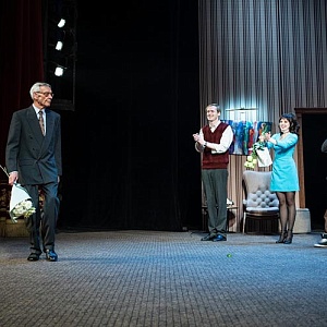 Шум за сценой