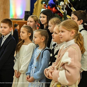 Виталий Королев на первой Губернаторской елке в Тверском драмтеатре поздравил с наступающими праздниками юных жителей Верхневолжья