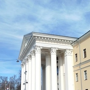 Тверской театр драмы провел ежегодный субботник