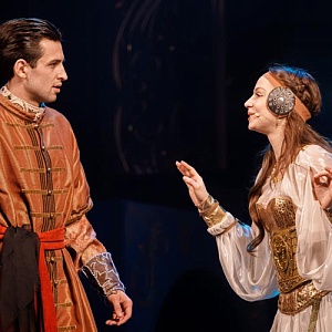 Новогодняя кампания в Тверском академическом театре драмы близится к завершению. Фотоальбом