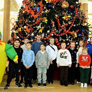 Виталий Королев на первой Губернаторской елке в Тверском драмтеатре поздравил с наступающими праздниками юных жителей Верхневолжья